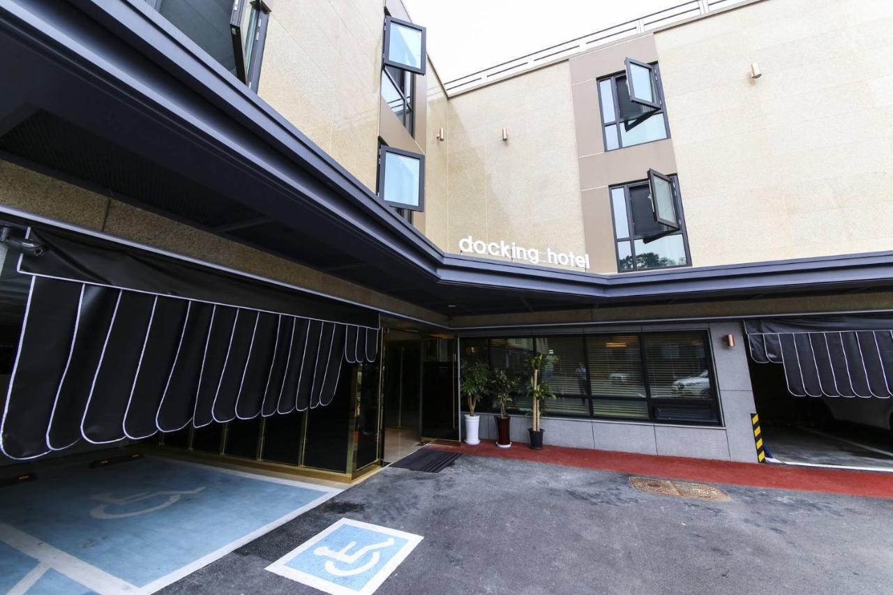 Docking Hotel Gimpo Buitenkant foto