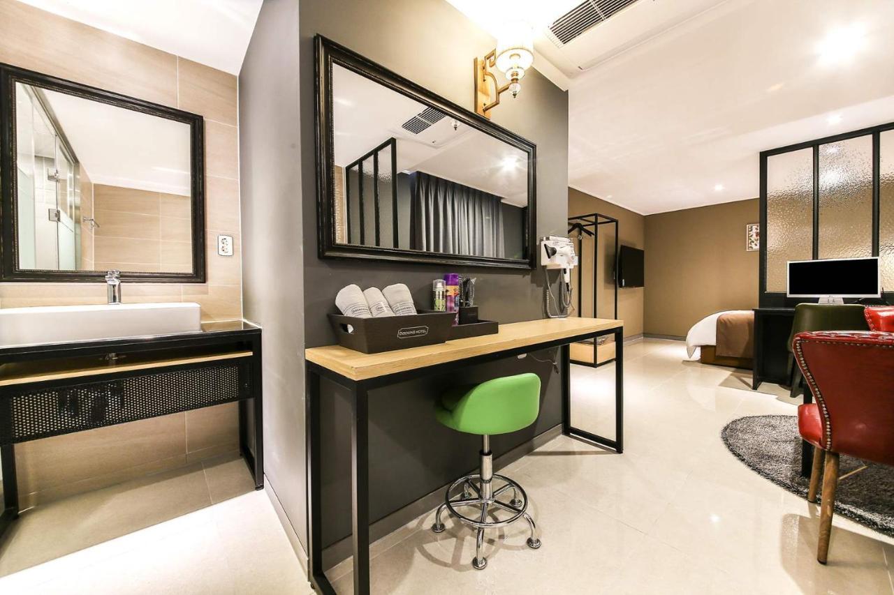 Docking Hotel Gimpo Buitenkant foto