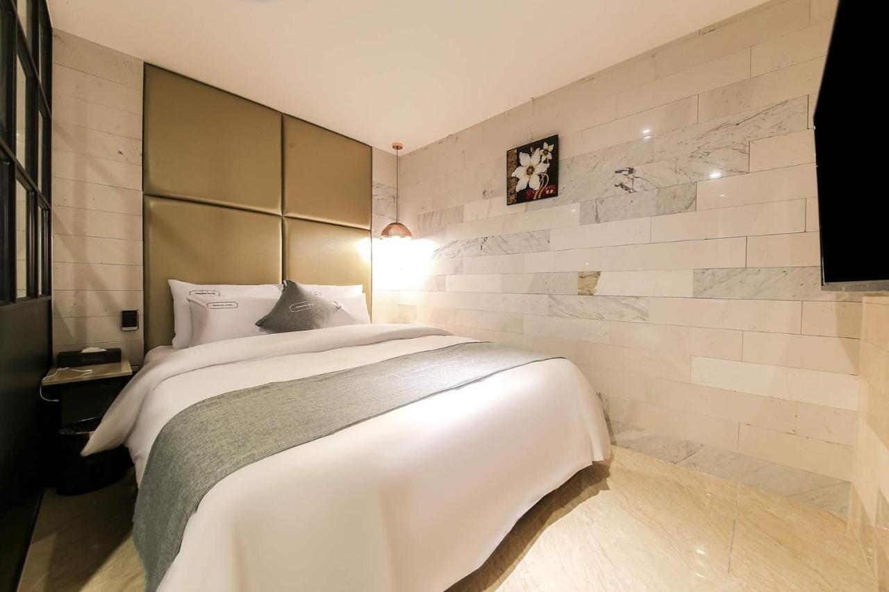 Docking Hotel Gimpo Buitenkant foto