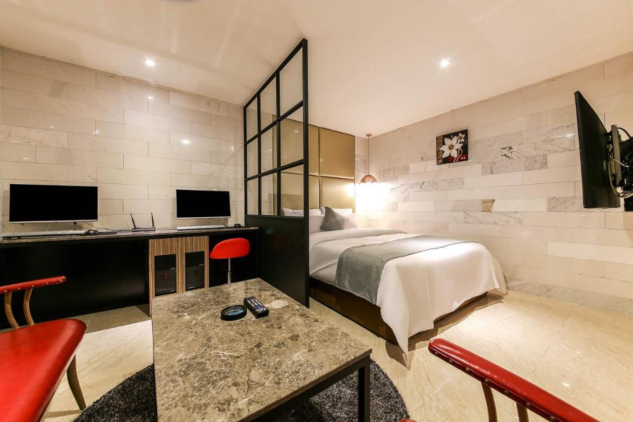Docking Hotel Gimpo Buitenkant foto